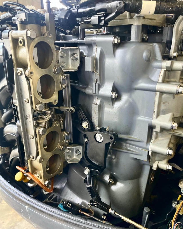 Powerhead inspection on outboard motor